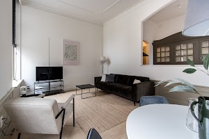 Living in Holland place picture